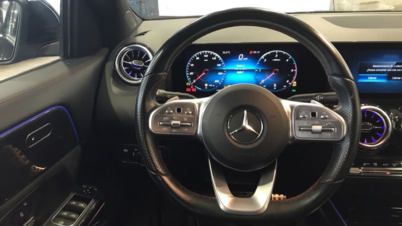 mercedes-benz-clase-gla-200-d-amg-line-euro-6d-imagen-8