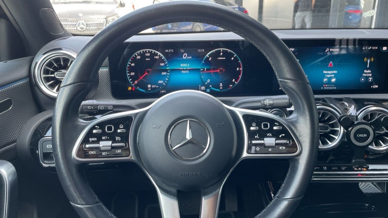 mercedes-clase-a-a-180-d-imagen-8