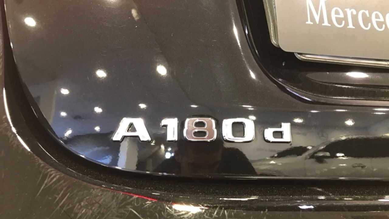 mercedes-clase-a-sedan-a-180-d-imagen-11