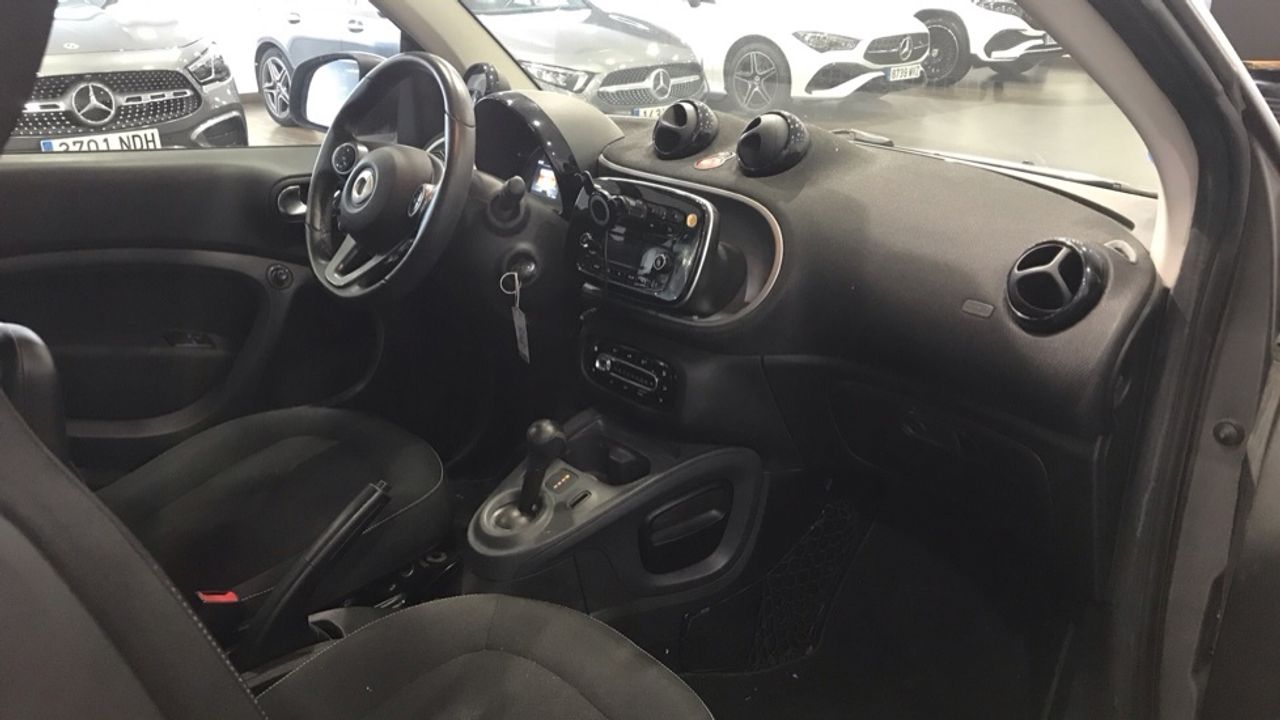 smart-fortwo-60kw81cv-electric-drive-coupe-imagen-9