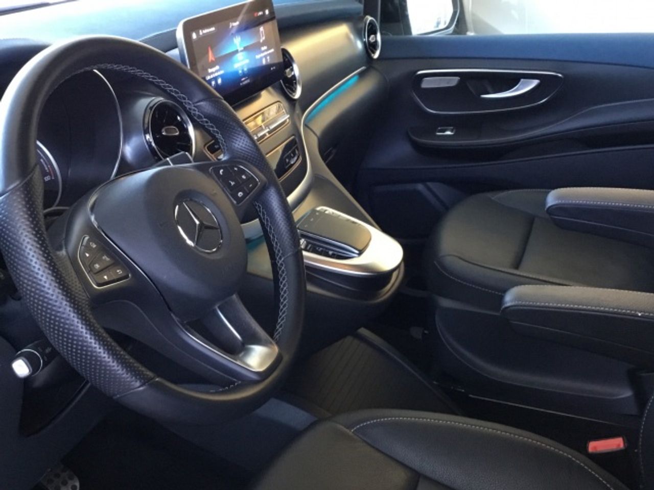 mercedes-clase-v-eqv-300-largo-imagen-6