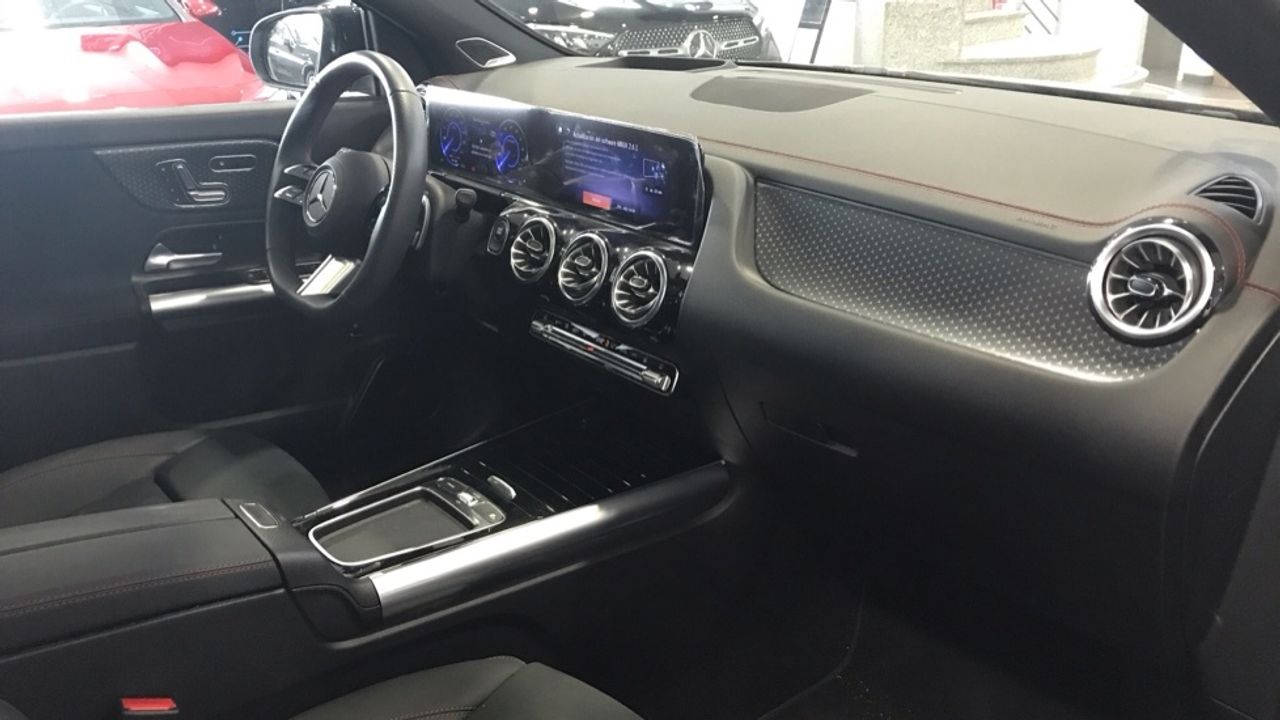 mercedes-eqa-eqa-250+-imagen-9