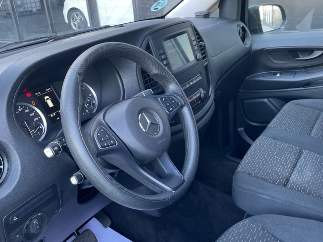 mercedes-vito-116-cdi-tourer-pro-larga-imagen-5