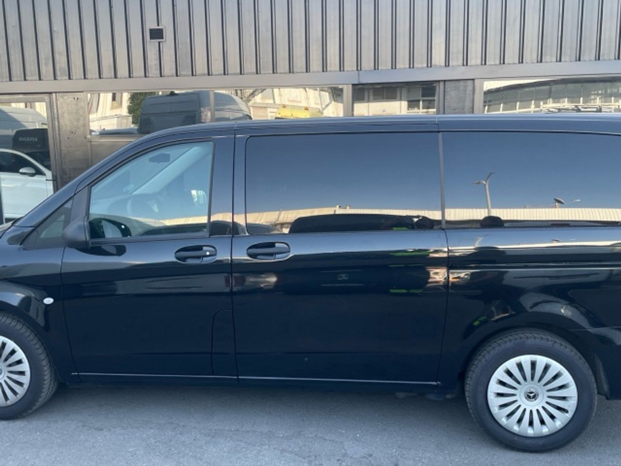 mercedes-vito-116-cdi-tourer-pro-larga-imagen-19