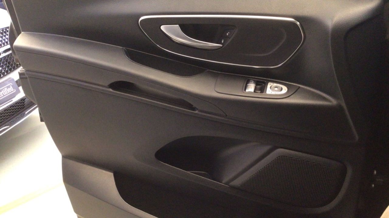 mercedes-vito-116-cdi-tourer-pro-larga-imagen-21