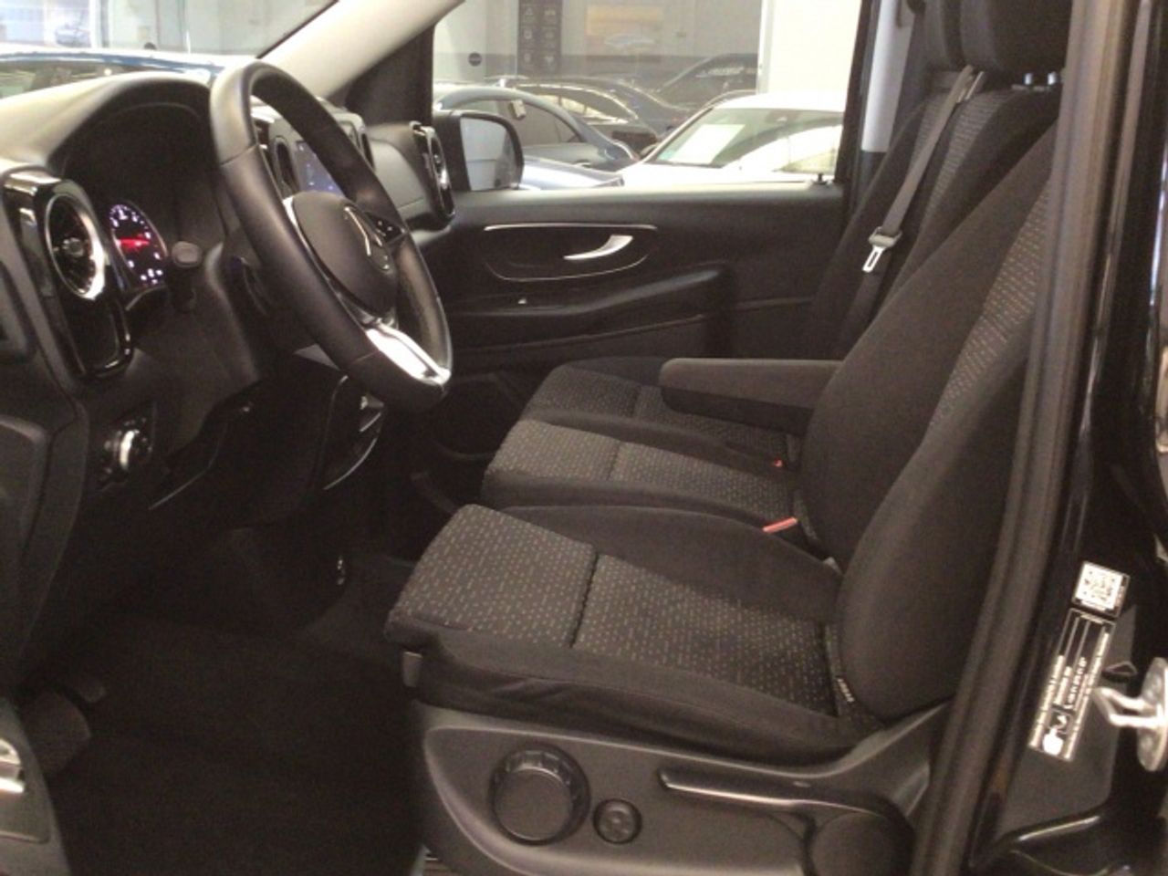 mercedes-vito-116-cdi-tourer-pro-larga-imagen-6