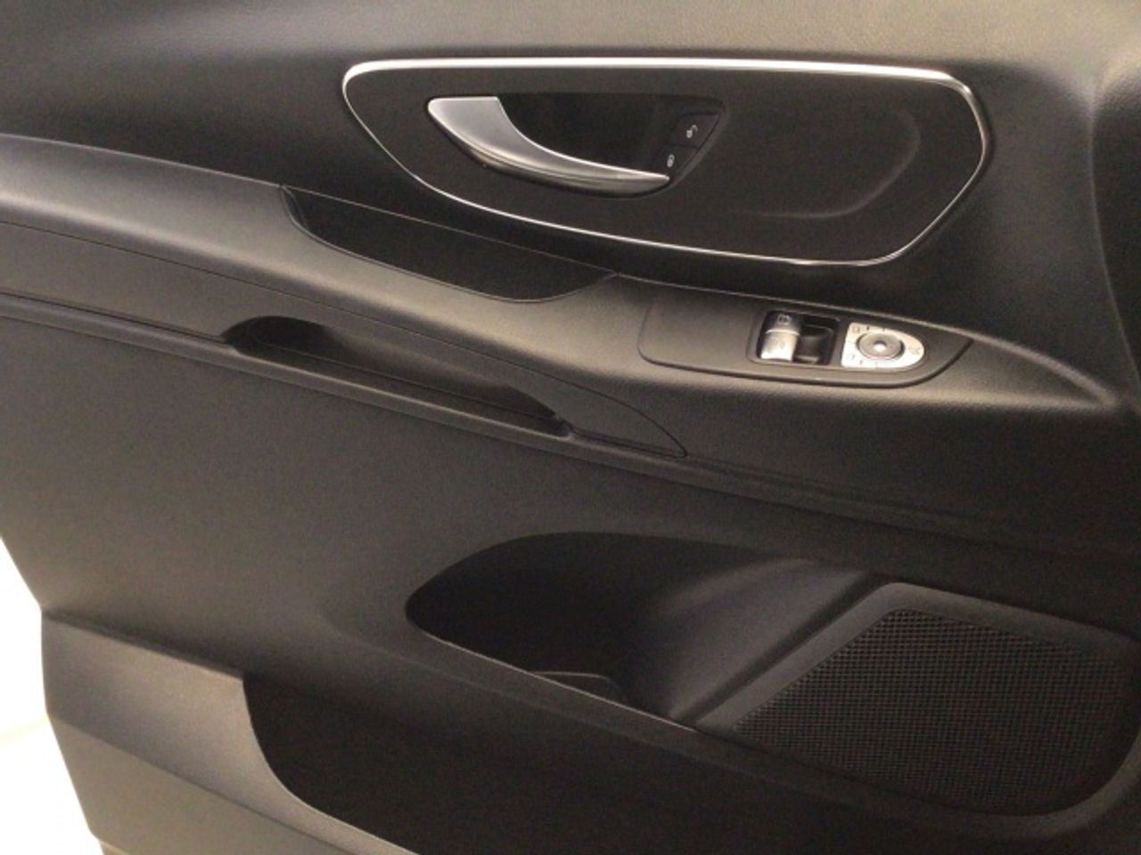 mercedes-vito-116-cdi-tourer-pro-larga-imagen-21