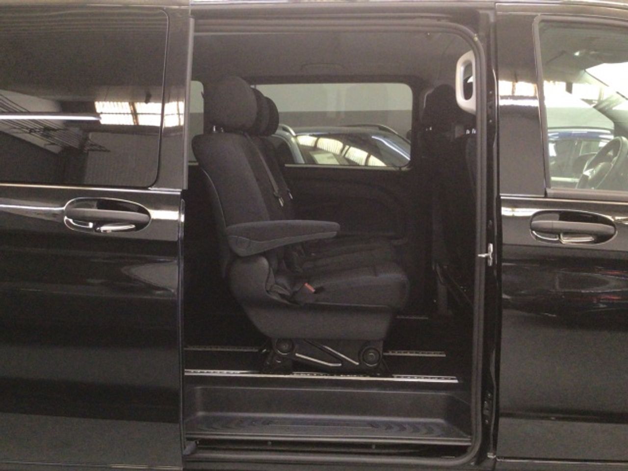 mercedes-vito-116-cdi-tourer-pro-larga-imagen-22