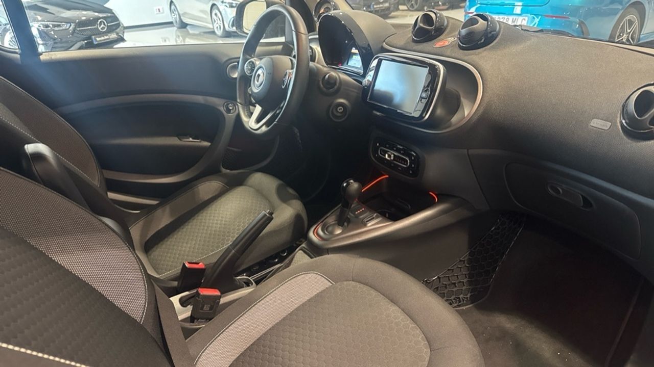 smart-fortwo-60kw81cv-eq-coupe-imagen-9