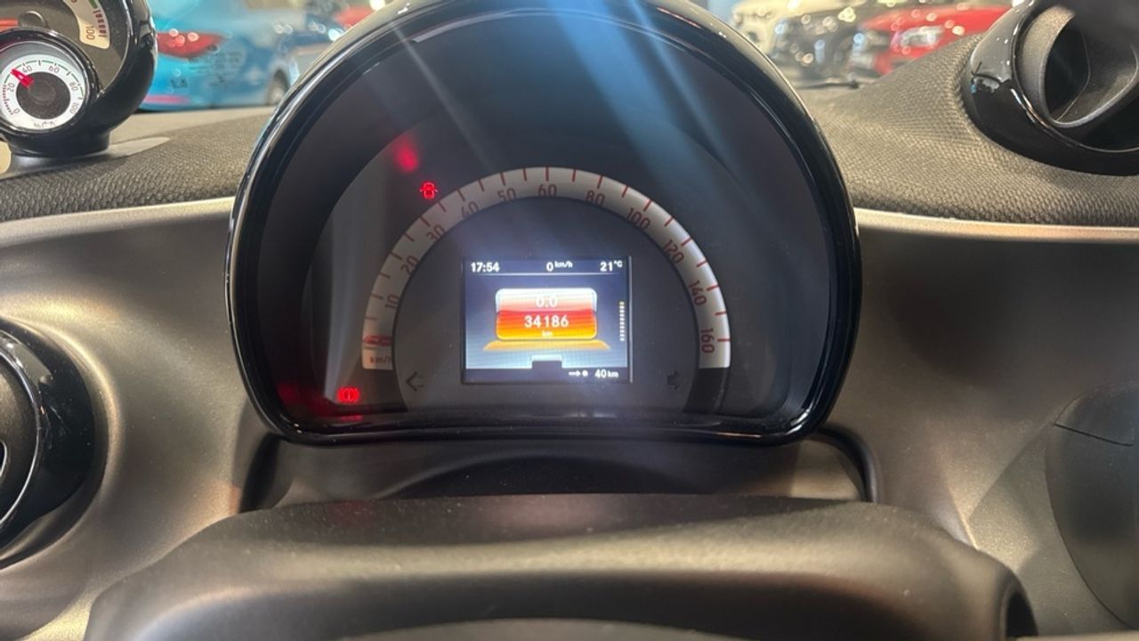 smart-fortwo-60kw81cv-eq-coupe-imagen-11