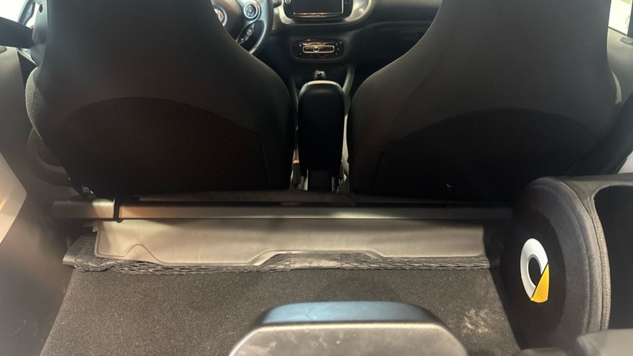 smart-fortwo-60kw81cv-eq-coupe-imagen-10