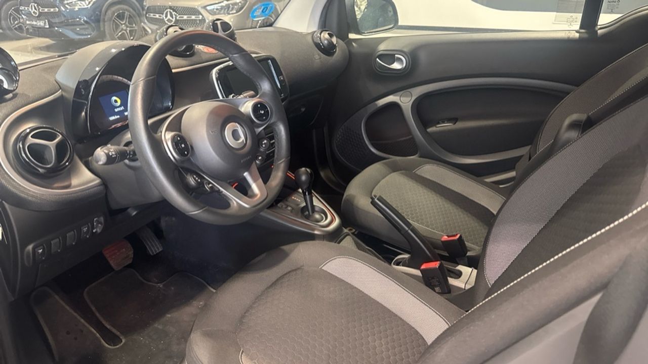 smart-fortwo-60kw81cv-eq-coupe-imagen-5