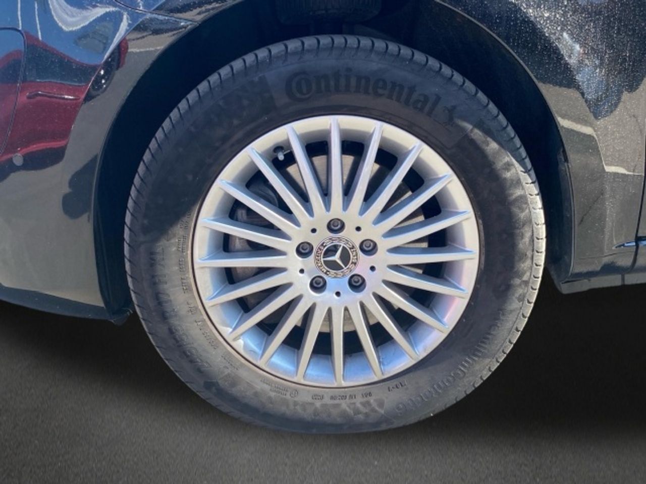 mercedes-eqv-300-larga-imagen-4