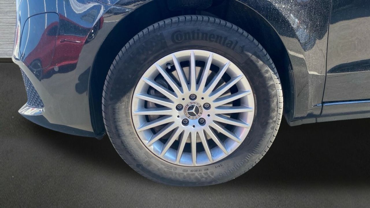 mercedes-eqv-300-larga-imagen-4
