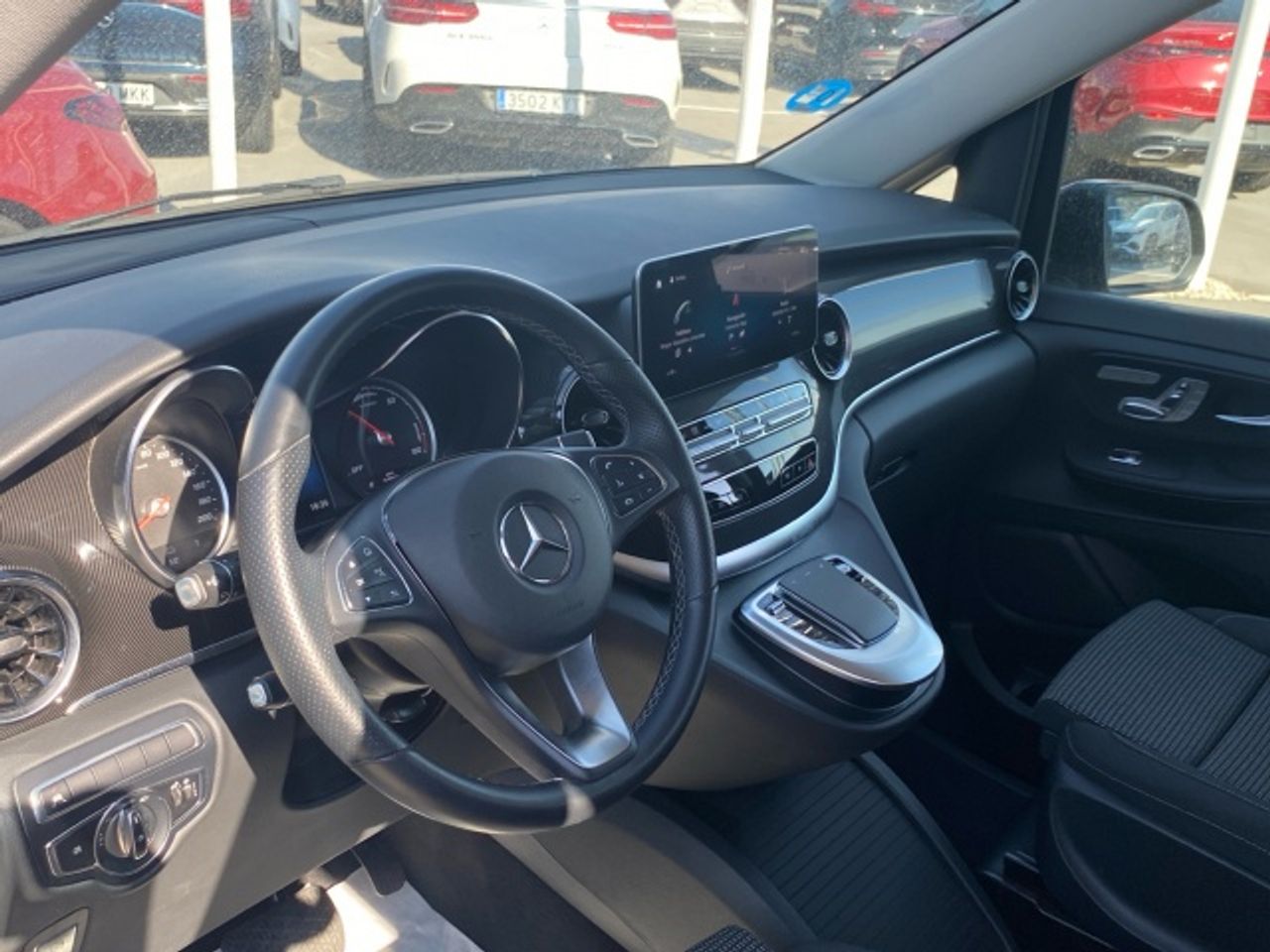mercedes-eqv-300-larga-imagen-5