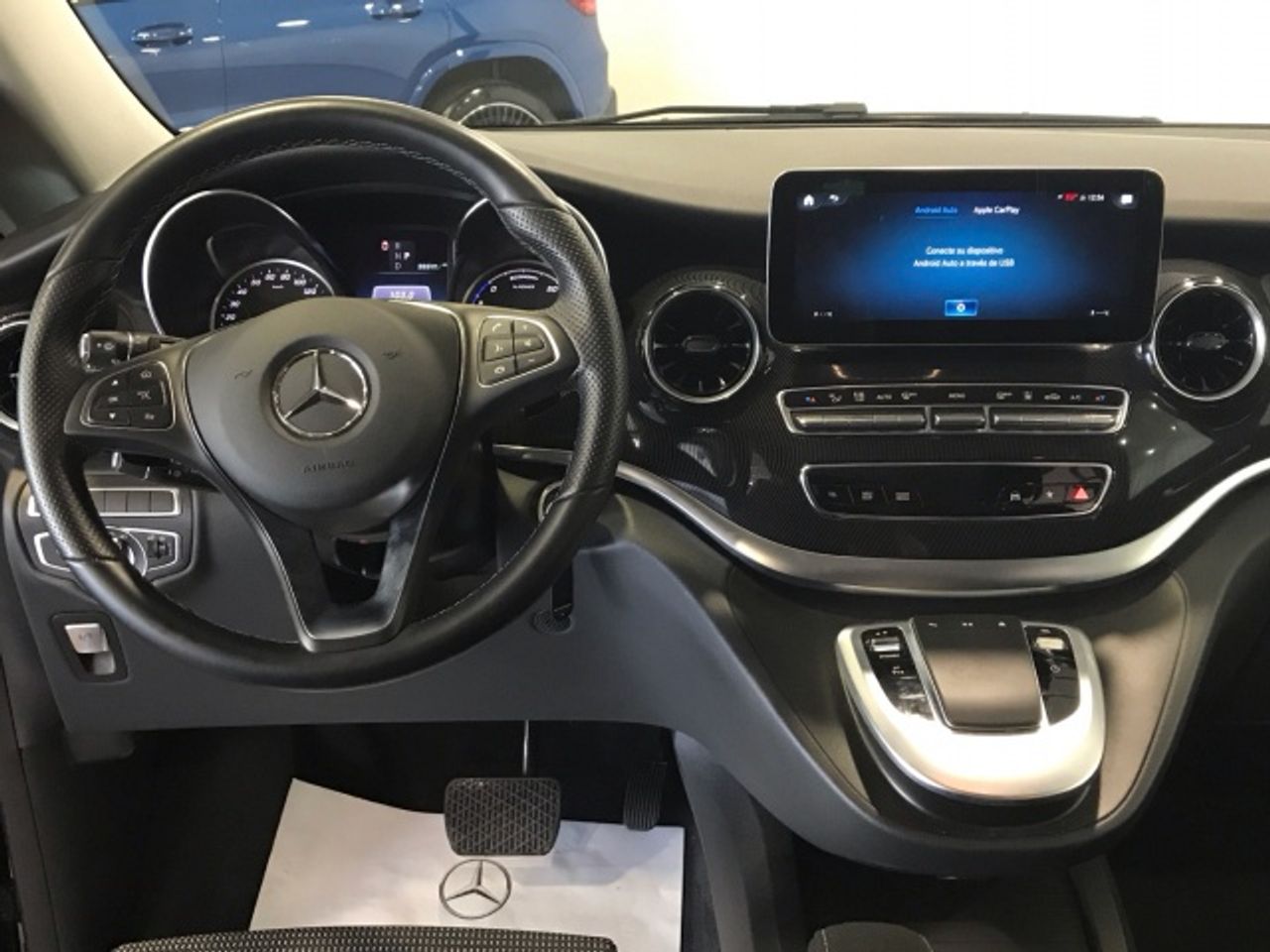 mercedes-eqv-300-largo-imagen-8