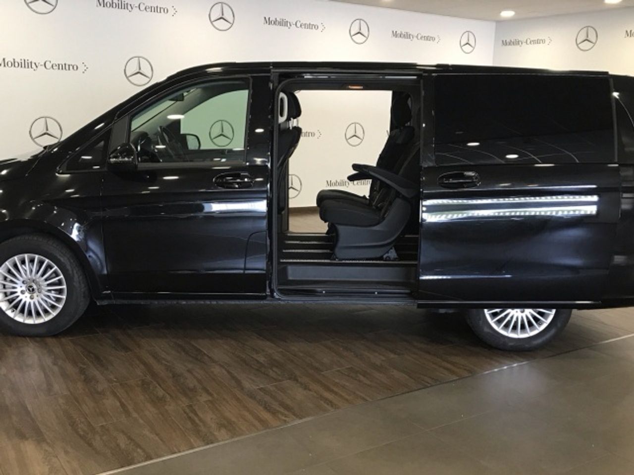 mercedes-eqv-300-largo-imagen-16