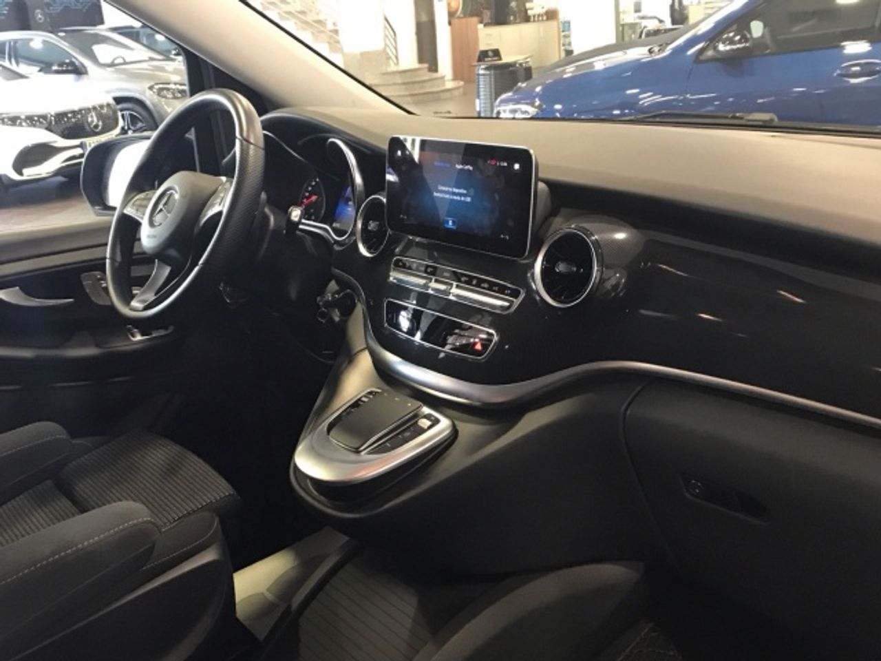 mercedes-eqv-300-largo-imagen-7