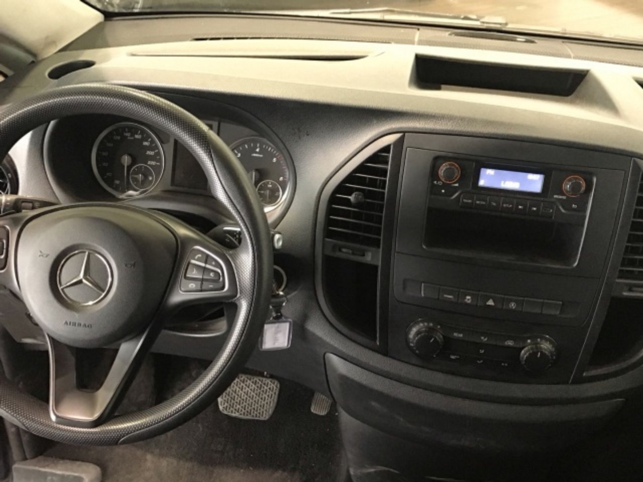 mercedes-vito-116-cdi-tourer-pro-larga-imagen-9