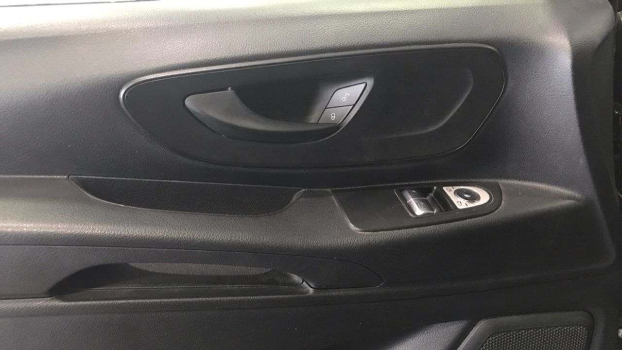 mercedes-vito-116-cdi-tourer-pro-larga-imagen-13