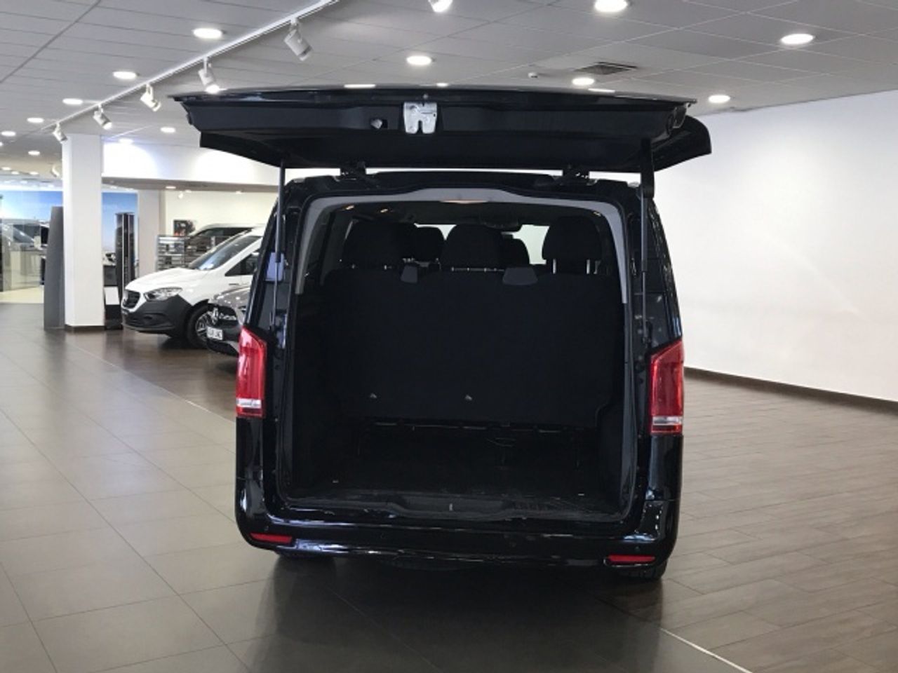 mercedes-vito-116-cdi-tourer-pro-larga-imagen-15