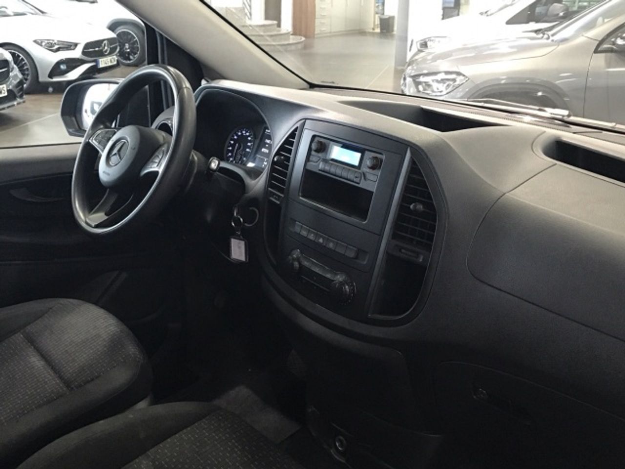 mercedes-vito-116-cdi-tourer-pro-larga-imagen-7