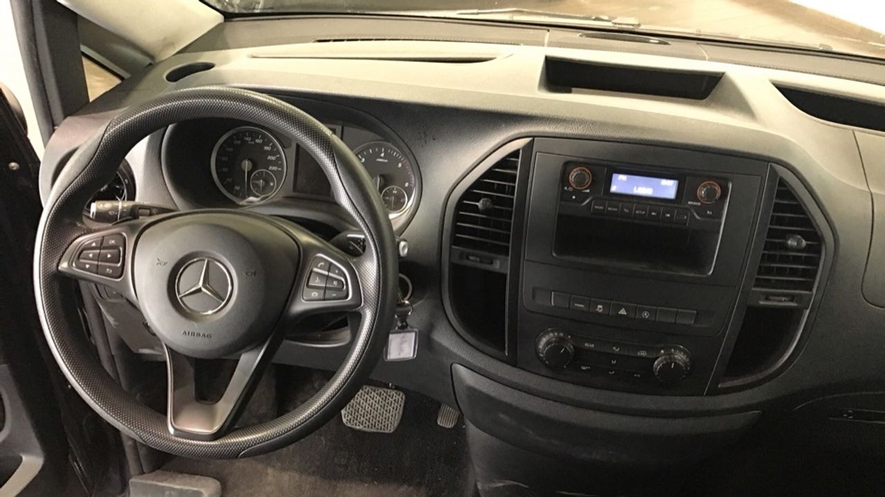 mercedes-vito-116-cdi-tourer-pro-larga-imagen-9
