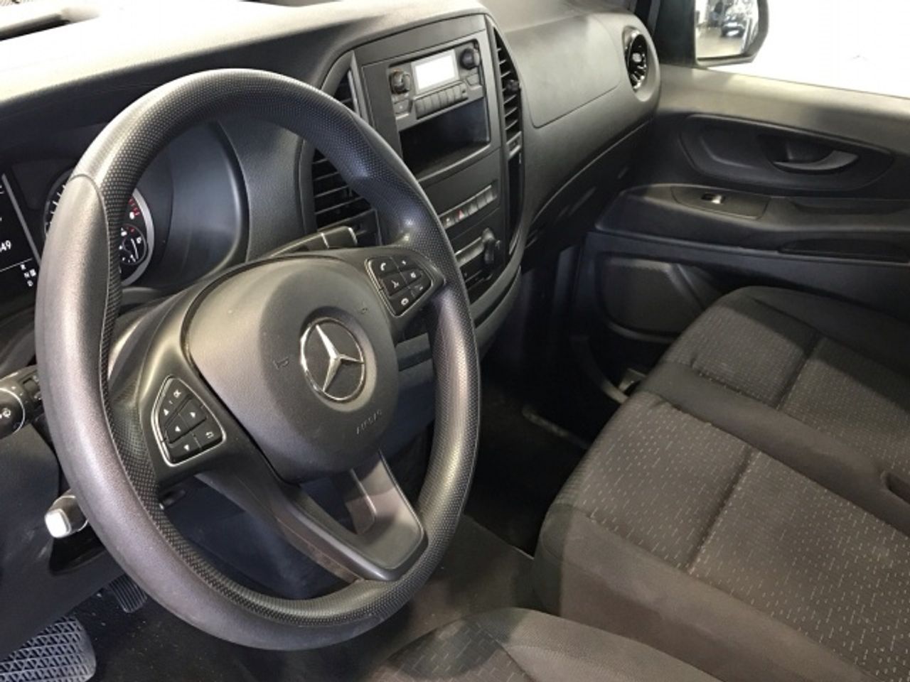 mercedes-vito-116-cdi-tourer-pro-larga-imagen-5