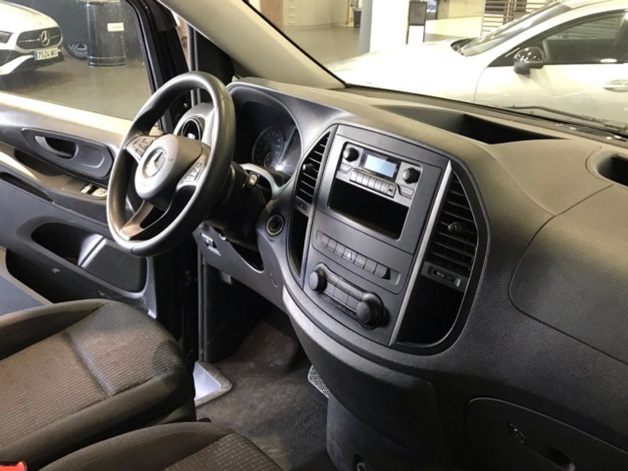 mercedes-vito-116-cdi-tourer-pro-larga-imagen-7