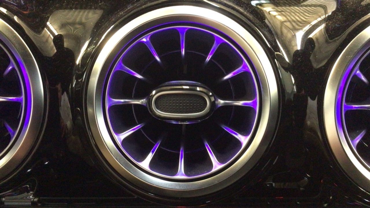 mercedes-clase-a-sedan-a-250-e-imagen-18