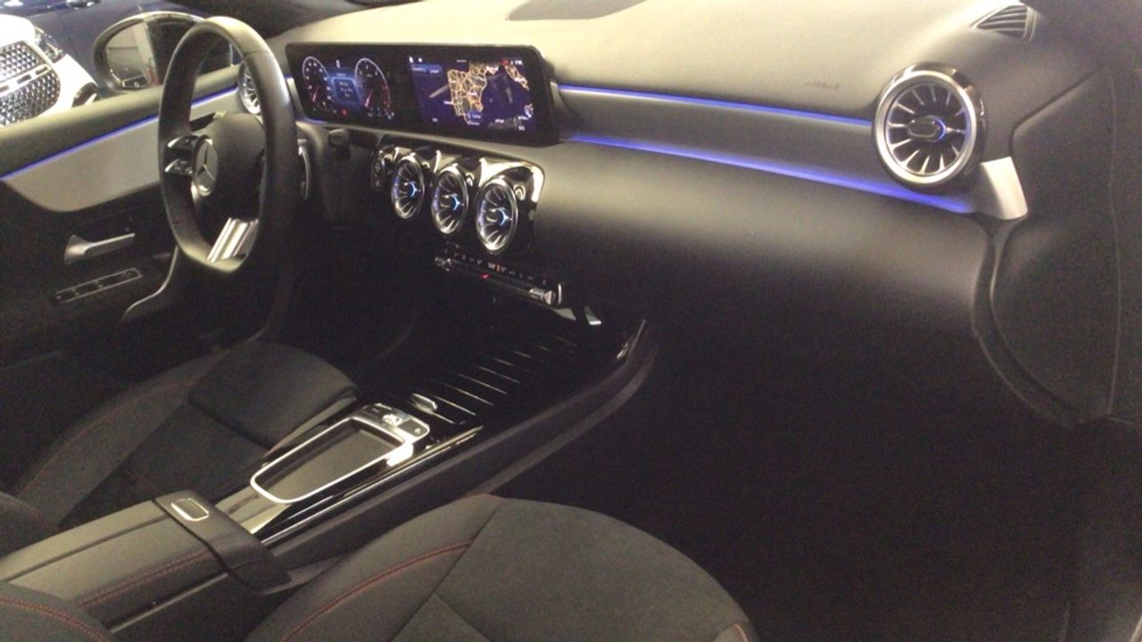 mercedes-clase-a-a-180-d-imagen-9