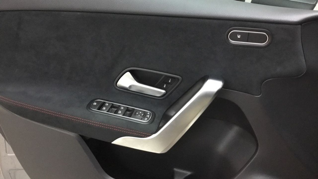 mercedes-clase-a-a-180-d-imagen-23