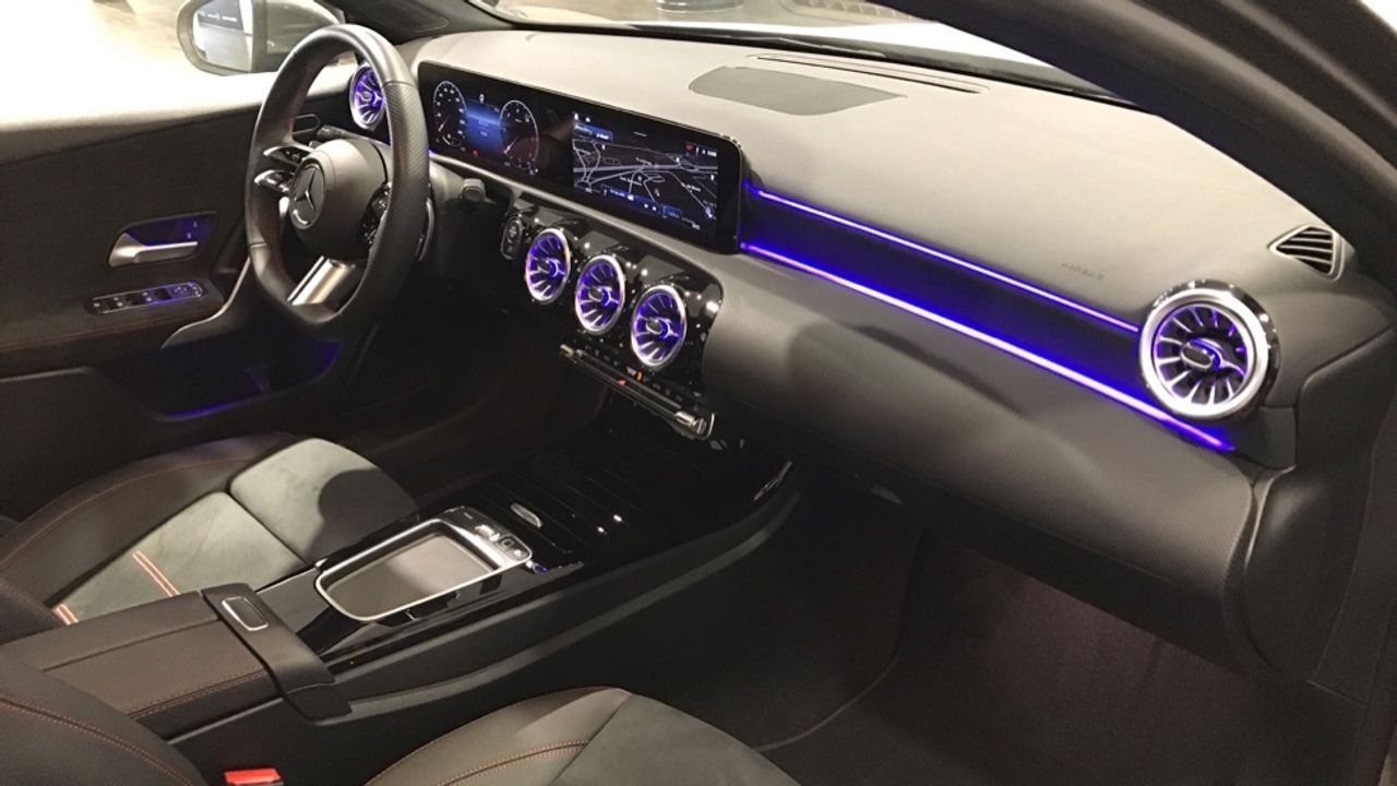 mercedes-clase-a-a-180-d-imagen-9