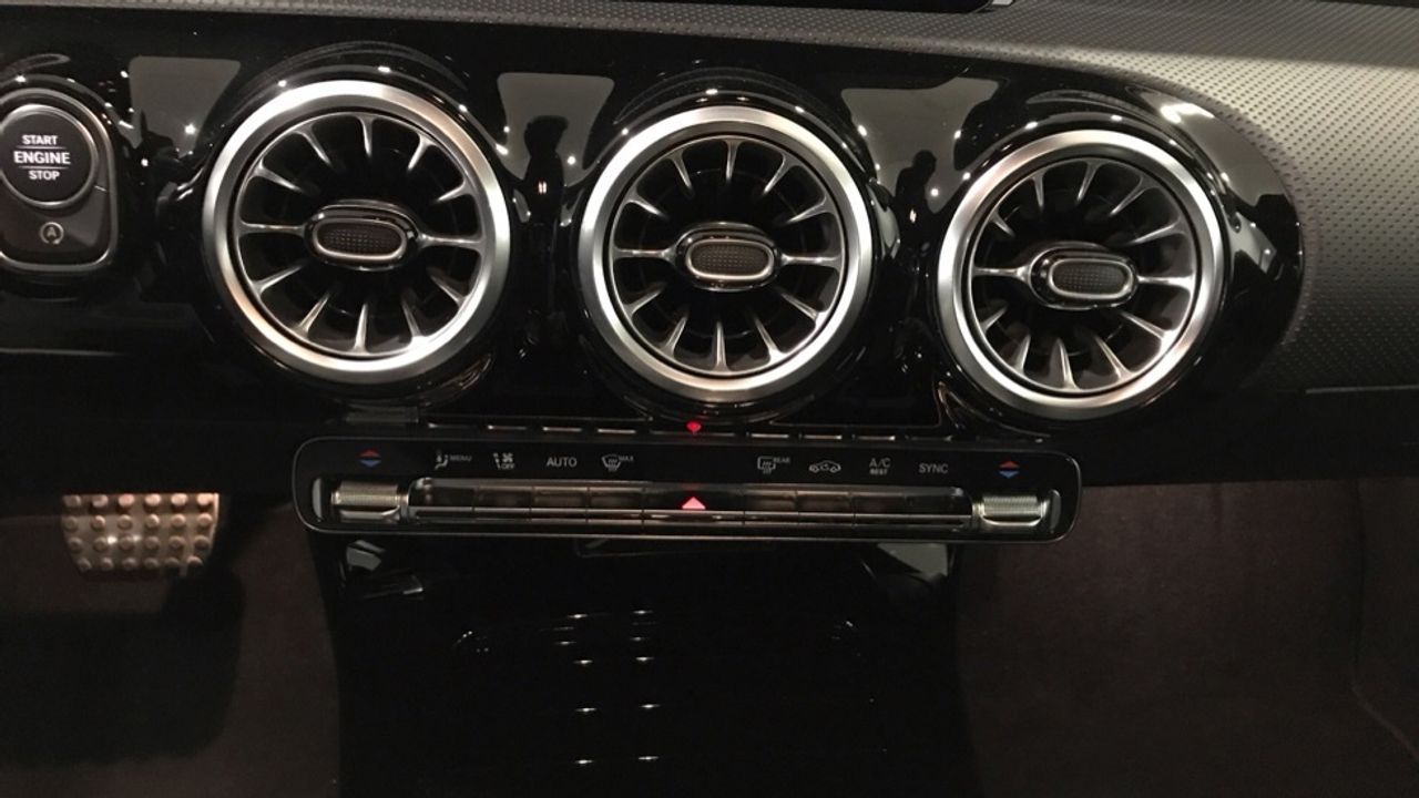 mercedes-clase-a-a-180-d-imagen-20