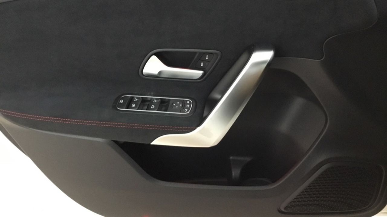 mercedes-clase-a-a-180-d-imagen-23