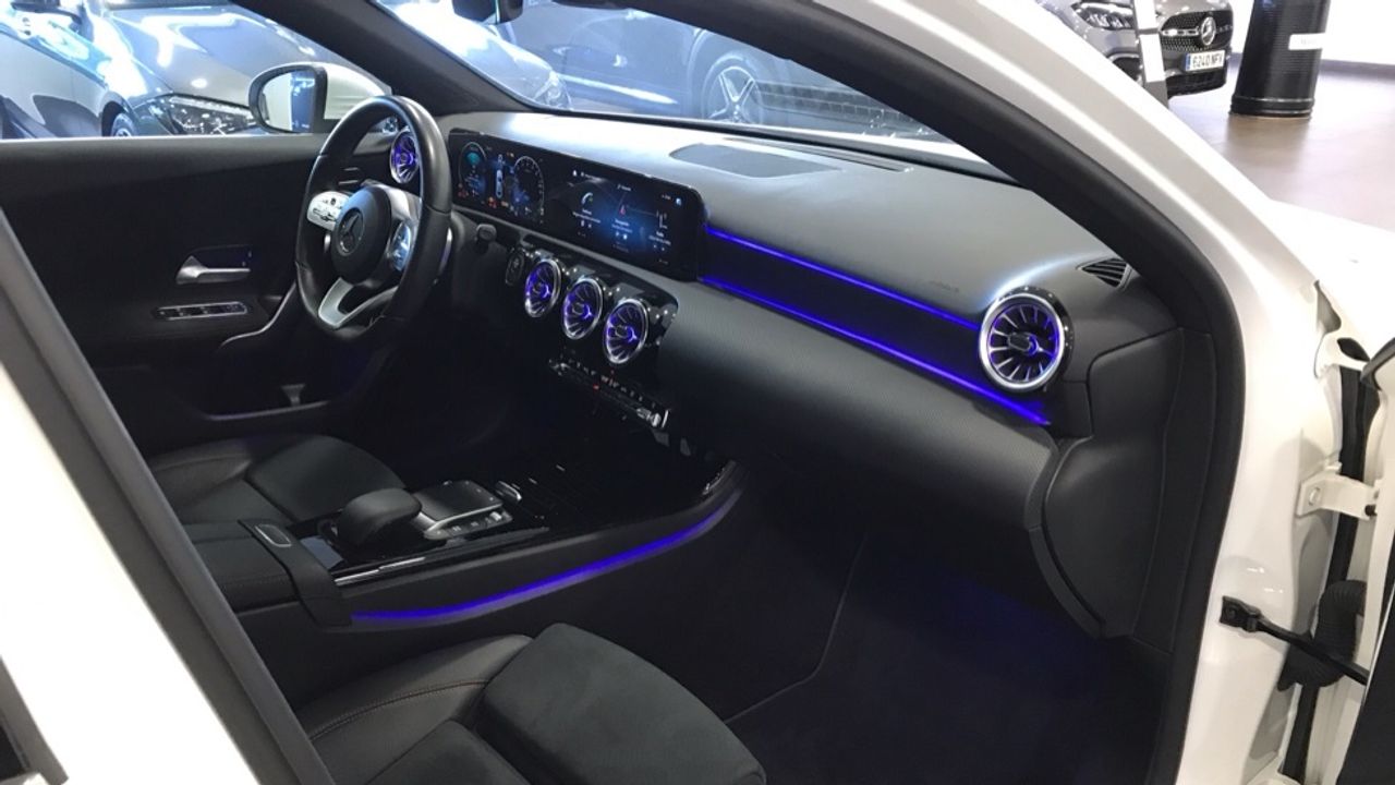 mercedes-clase-a-sedan-a-250-e-imagen-9