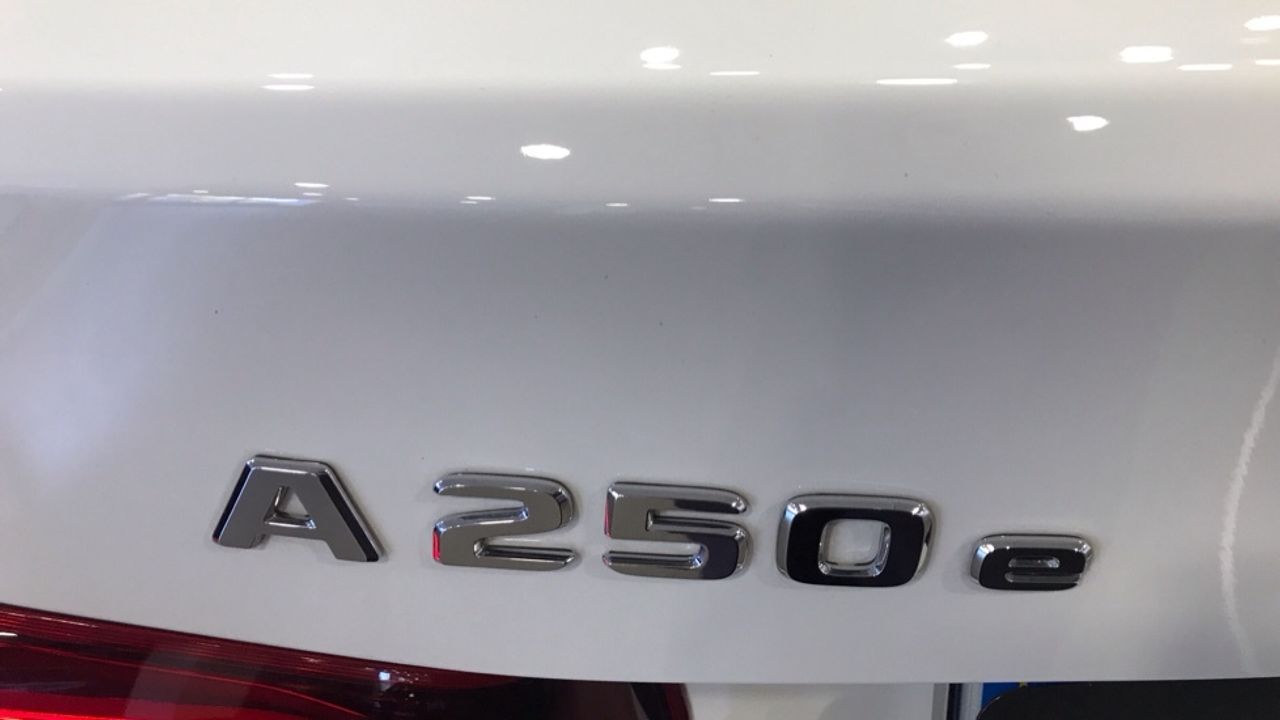mercedes-clase-a-sedan-a-250-e-imagen-11