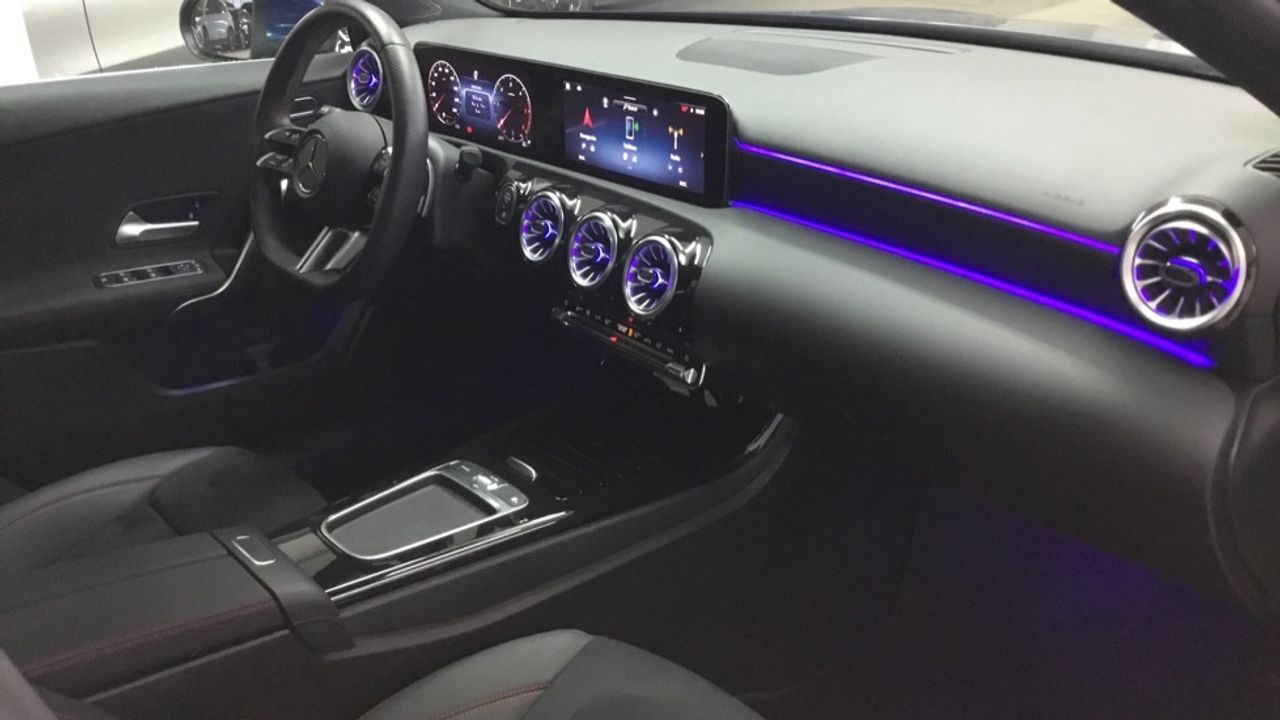 mercedes-clase-a-a-180-d-imagen-9