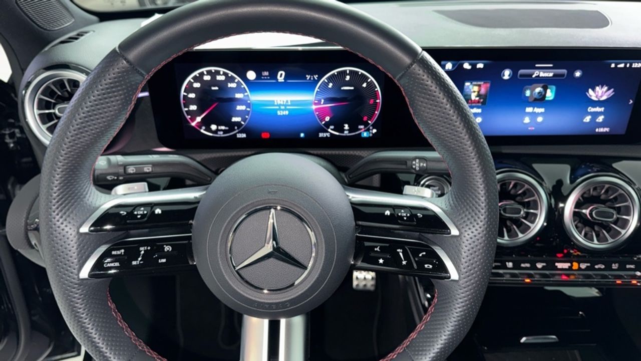 mercedes-clase-a-a-180-d-imagen-8