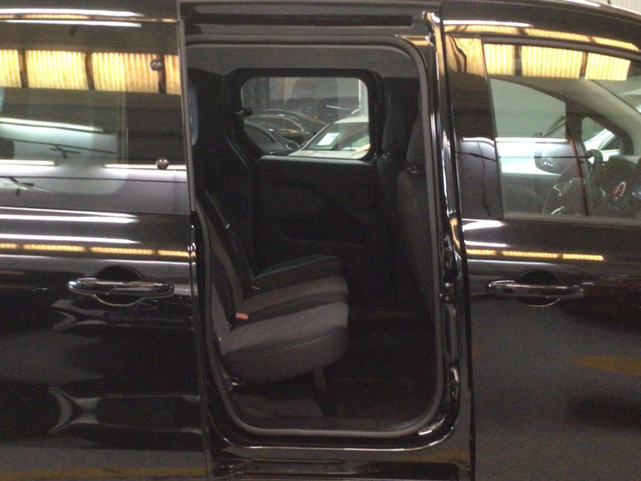mercedes-clase-t-180-d-standard-imagen-25