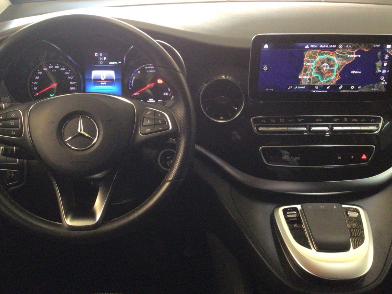 mercedes-eqv-300-largo-imagen-8