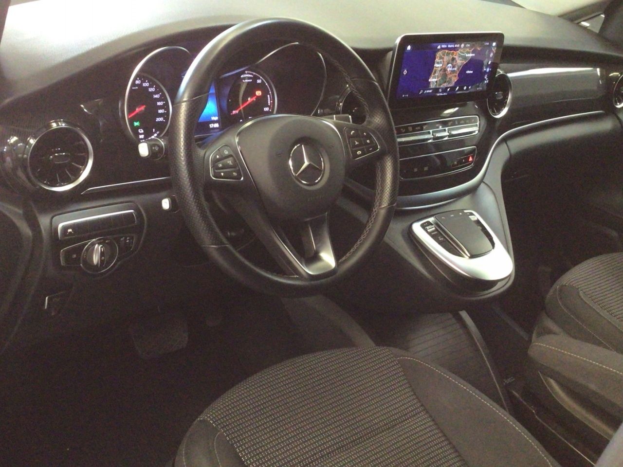 mercedes-eqv-300-largo-imagen-5
