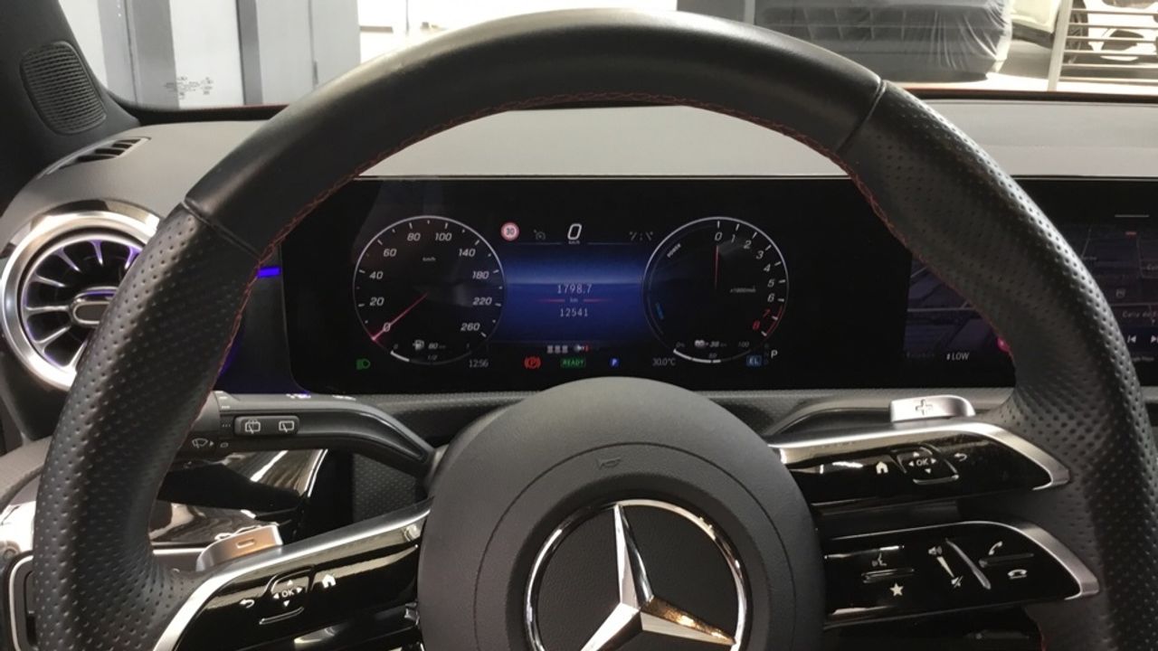 mercedes-benz-clase-a-250-e-compacto-imagen-8