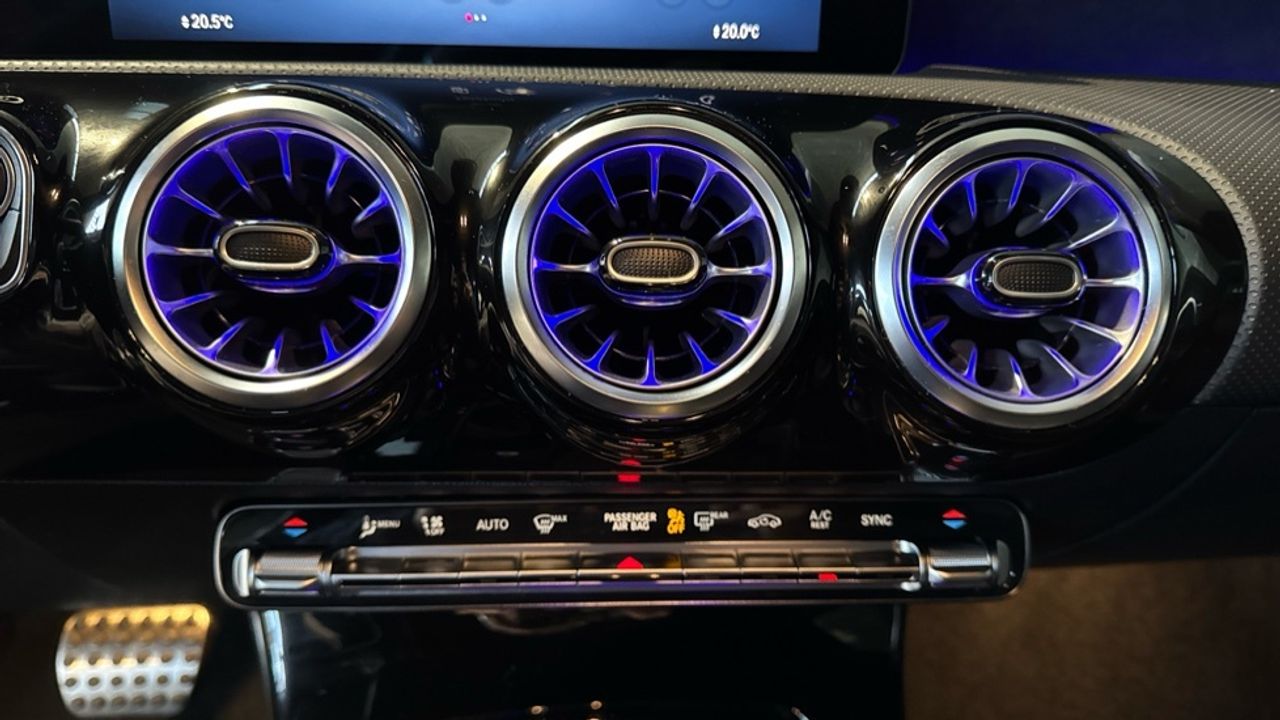 mercedes-clase-a-a-180-d-sedan-imagen-21