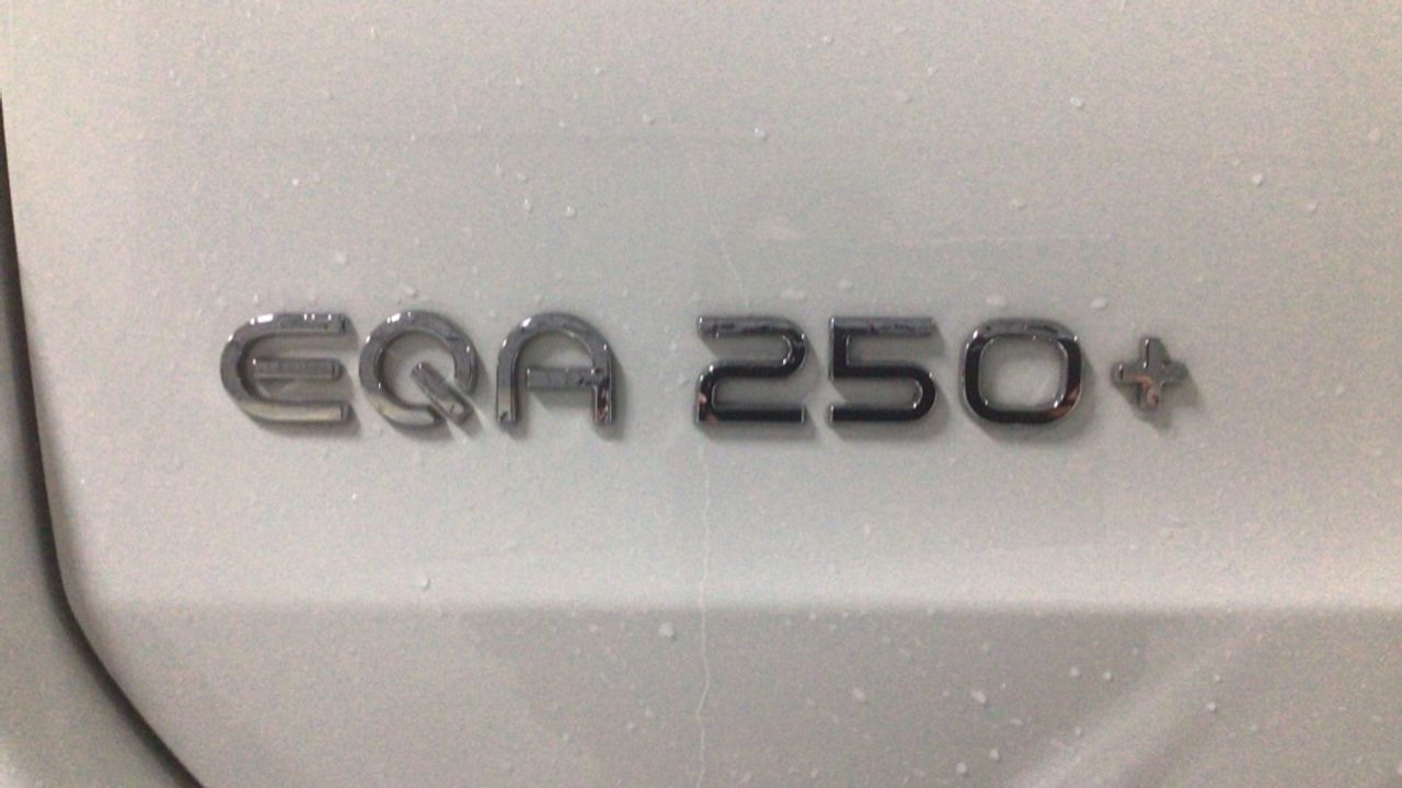mercedes-eqa-eqa-250+-imagen-11