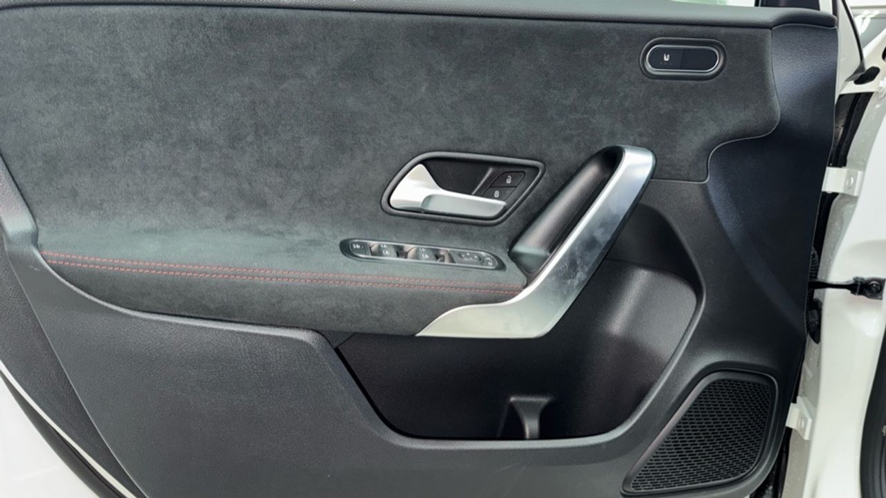 mercedes-clase-a-a-180-d-imagen-23