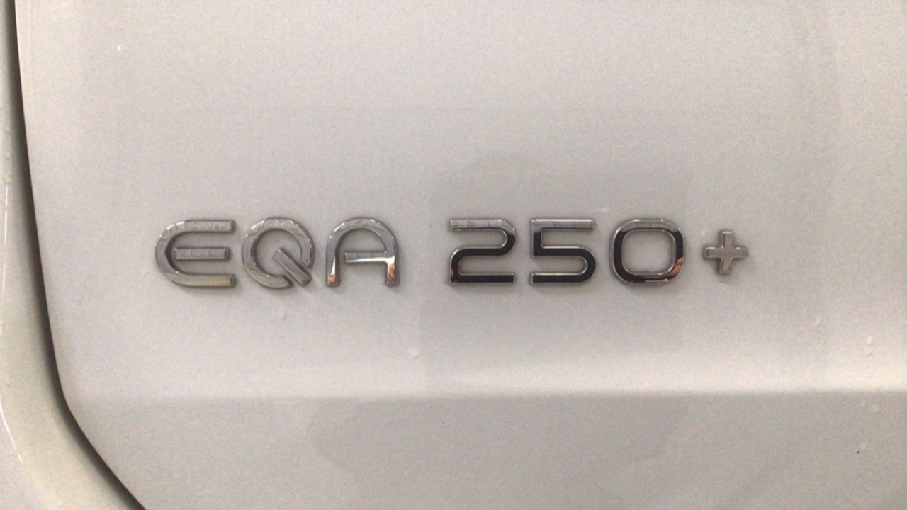 mercedes-eqa-eqa-250+-imagen-11
