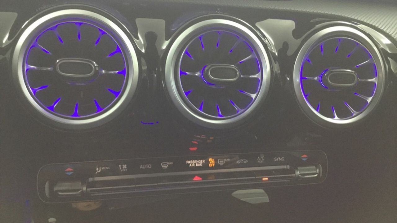 mercedes-clase-a-a-180-d-imagen-20