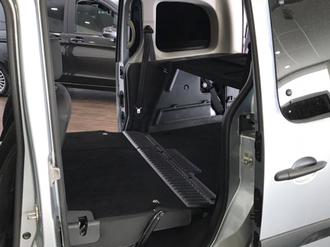 mercedes-citan-111-cdi-largo-combi-imagen-14