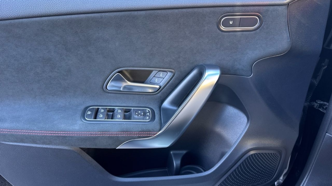 mercedes-clase-a-a-180-d-imagen-23